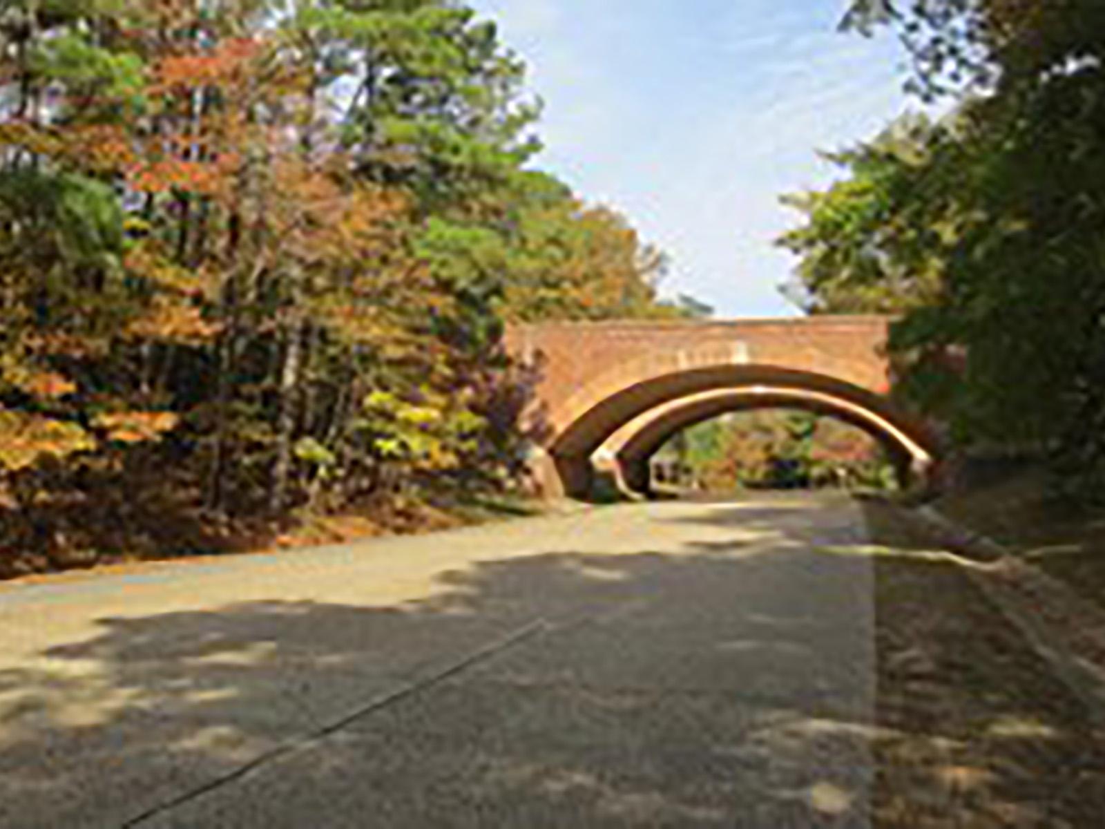 Colonial Parkway